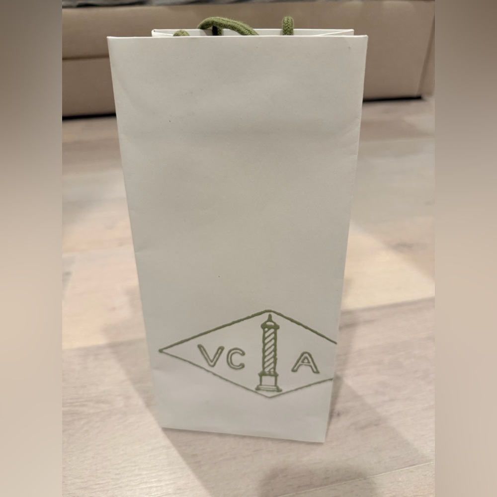 VCA White Paper shopping Bag
